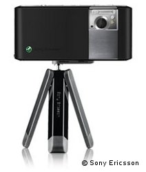 Passend f&uuml;r alle Sony-Ericsson-Handy wie hier f&uuml;r das C510 gibt es jetzt auch das Kamera-Handy-Stativ IM502